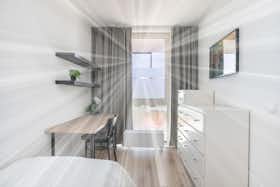 Private room for rent for €1,095 per month in Capelle aan den IJssel, Buizerdhof