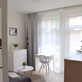 单间公寓 正在以 CZK 20,171 的月租出租，其位于 Prague, Koněvova