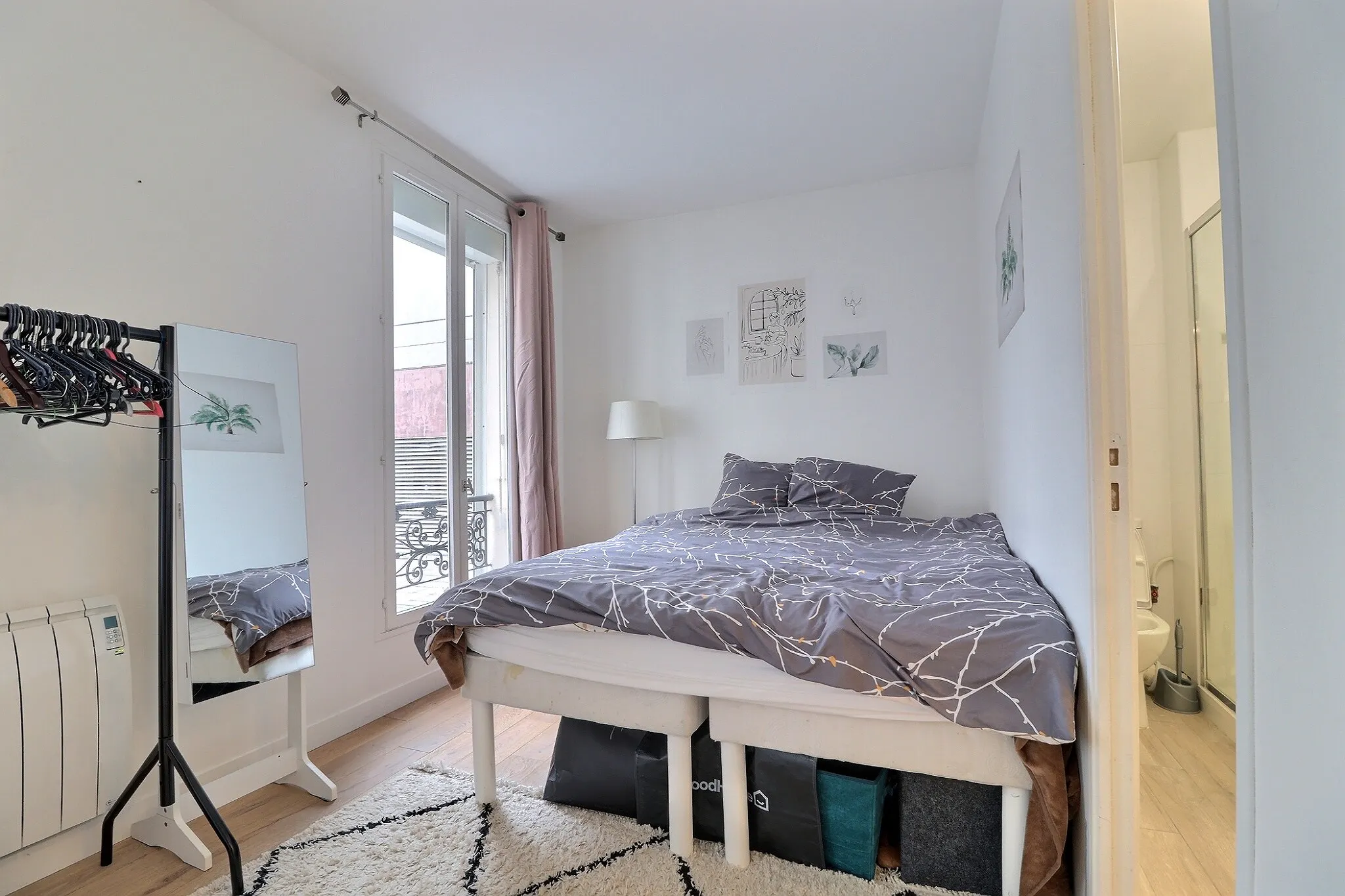 1-Bedroom Apartment in Boulevard Garibaldi, Paris (1220178) ROOM 1