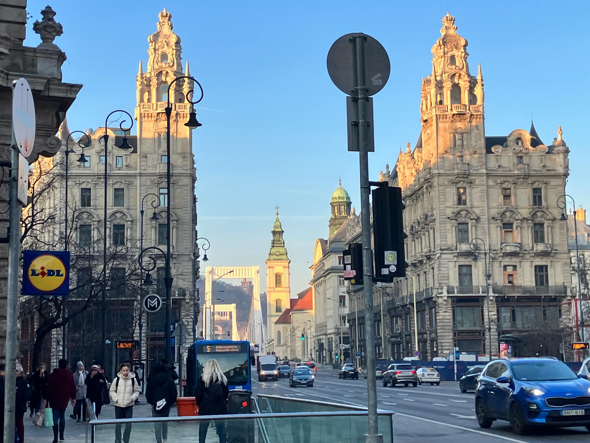 Ferenciek tere, Budapest preview