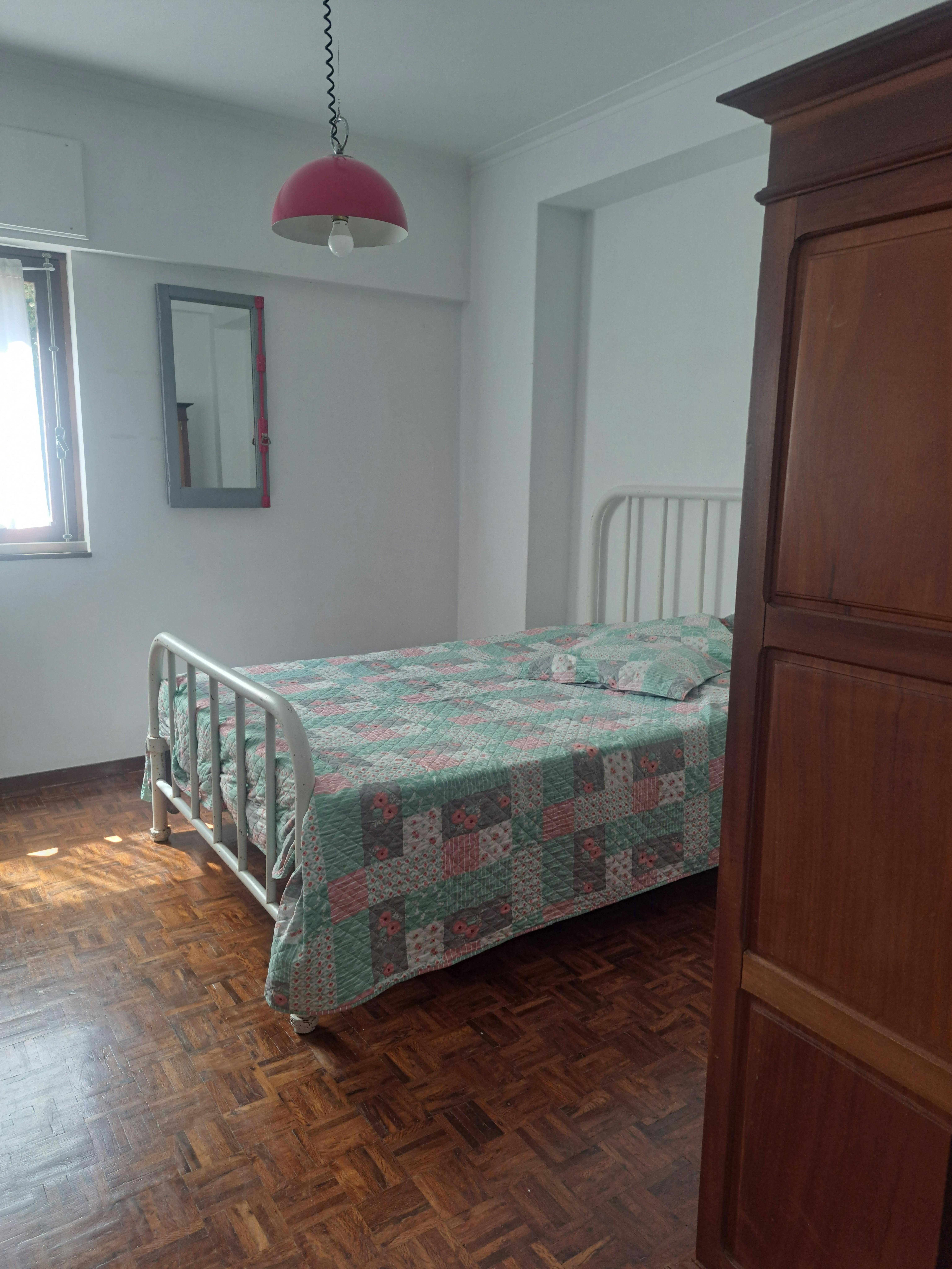 Private room for rent for €295 per month in Coimbra, Rua Carolina Michaelis