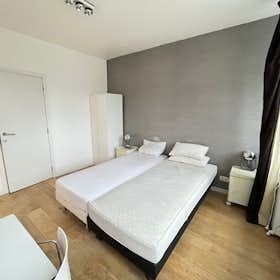Studio for rent for €730 per month in Brussels, Rue des Commerçants
