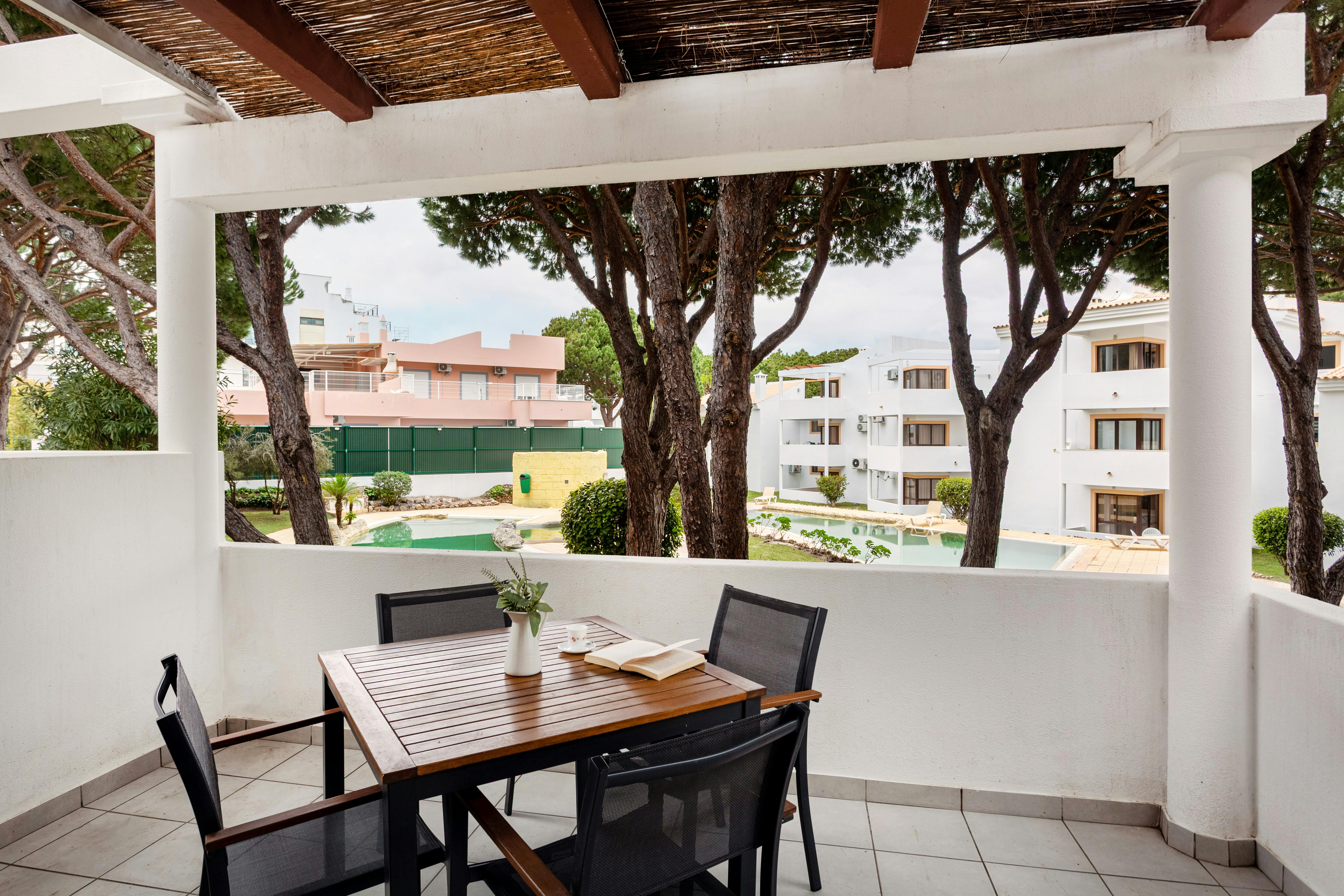 Apartment for rent for €5,130 per month in Albufeira, Rua Infante Dom Henrique