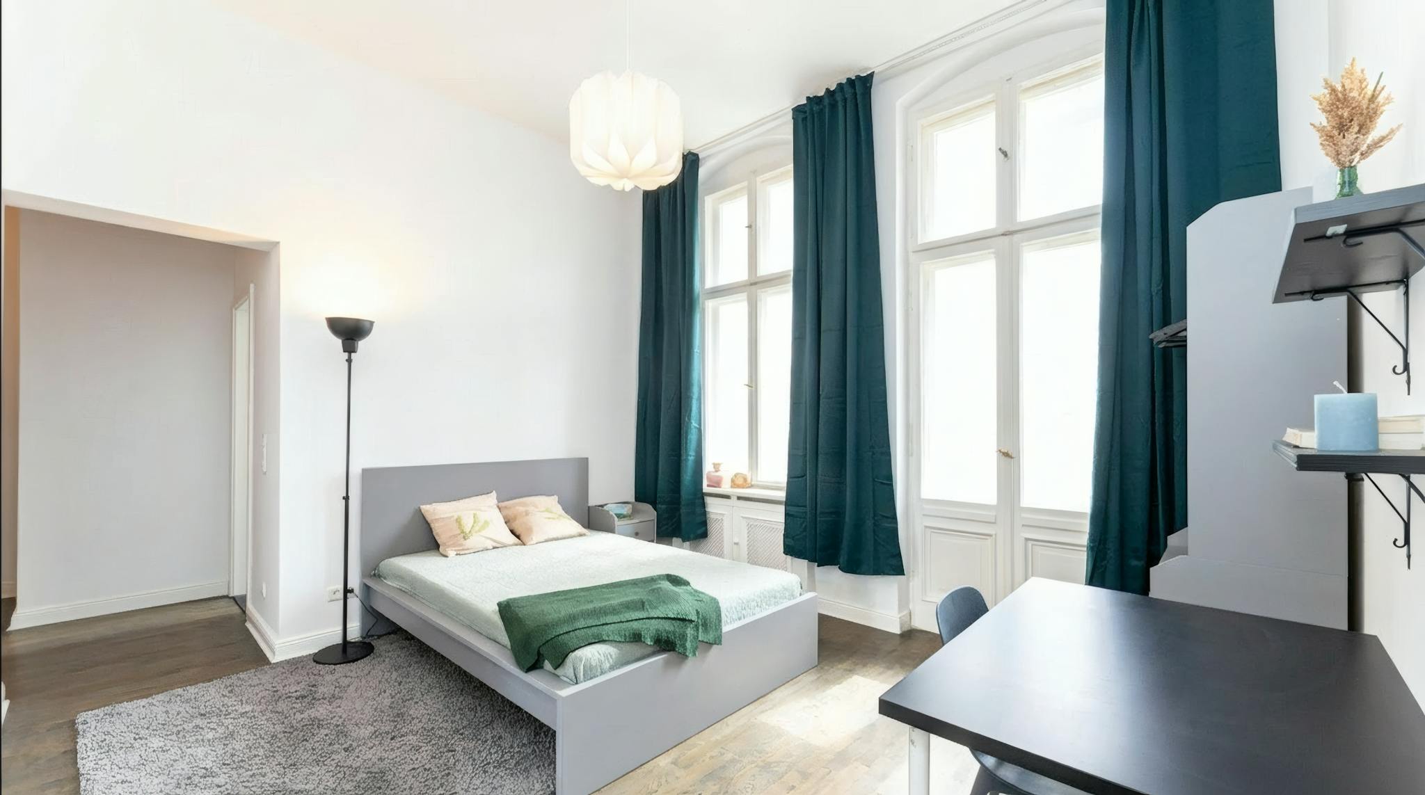 Uhlandstraße, Berlin preview