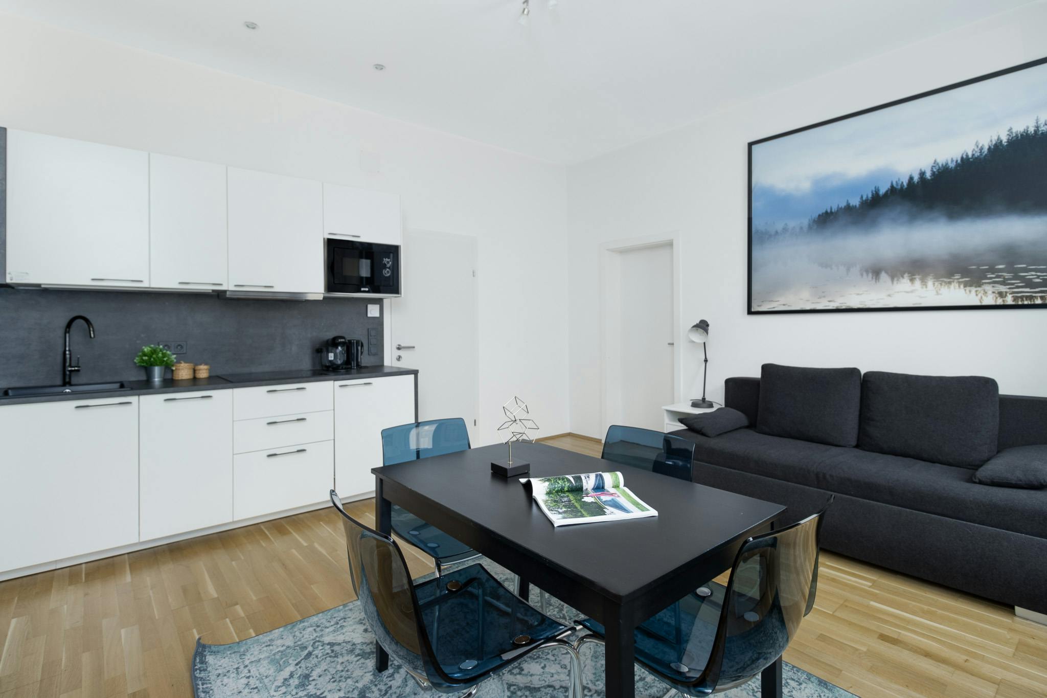 Familienplatz, Vienna preview