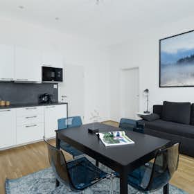 Apartment for rent for €1,400 per month in Vienna, Familienplatz
