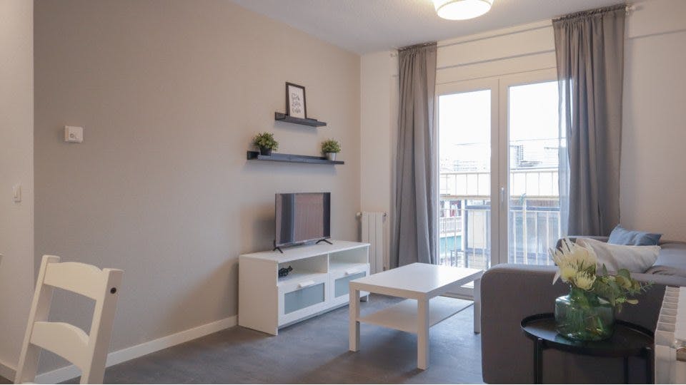 Apartment for rent for €1,335 per month in Madrid, Calle Arroyo Opañel