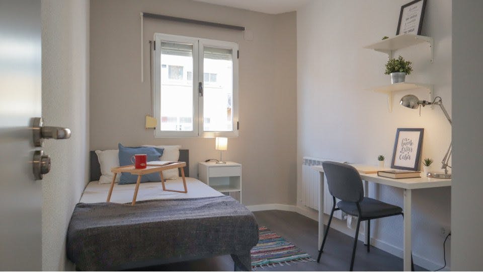 Private room for rent for €455 per month in Madrid, Calle de José María Pemán