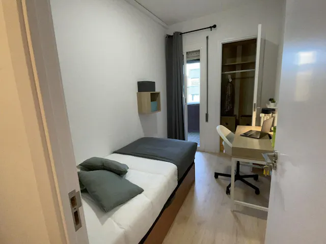 Private room in Passeig de Manuel Girona, Barcelona (1228633) room image 1