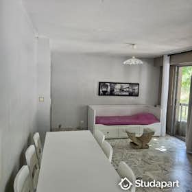 Private room for rent for €540 per month in Nice, Boulevard Pierre Sola