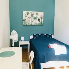 Private room for rent for HUF 200,561 per month in Budapest, Bezerédj utca
