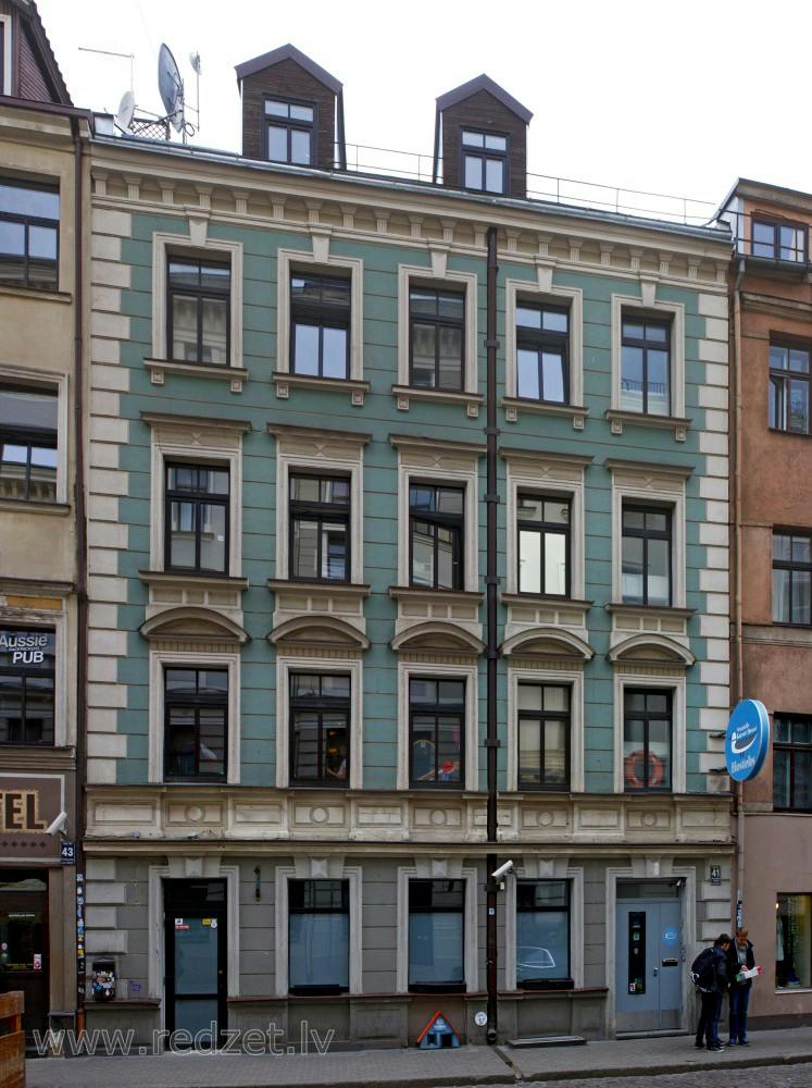 Appartement à louer pour 900 €/mois à Riga, Vaļņu iela