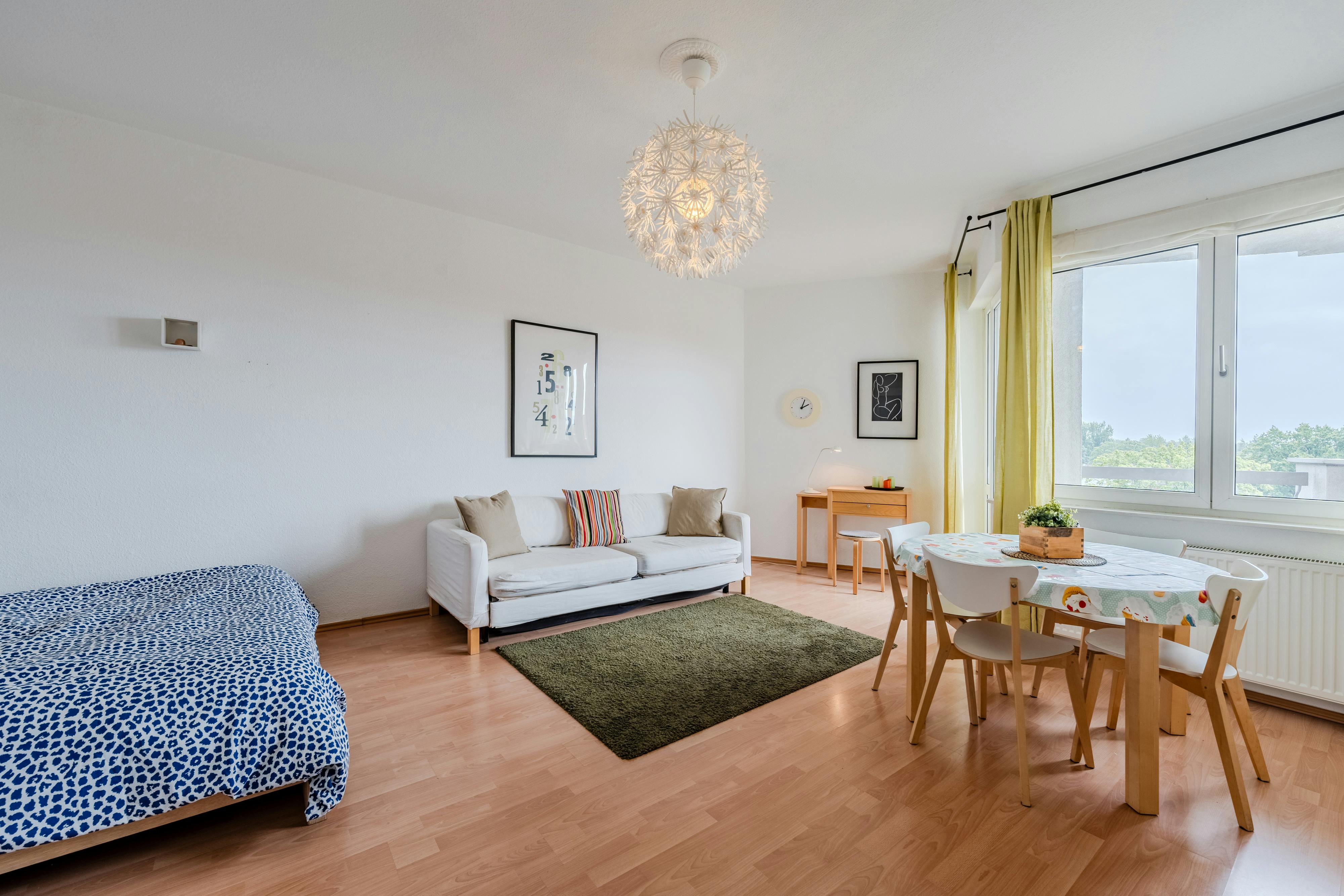Hubertusallee, Berlin preview