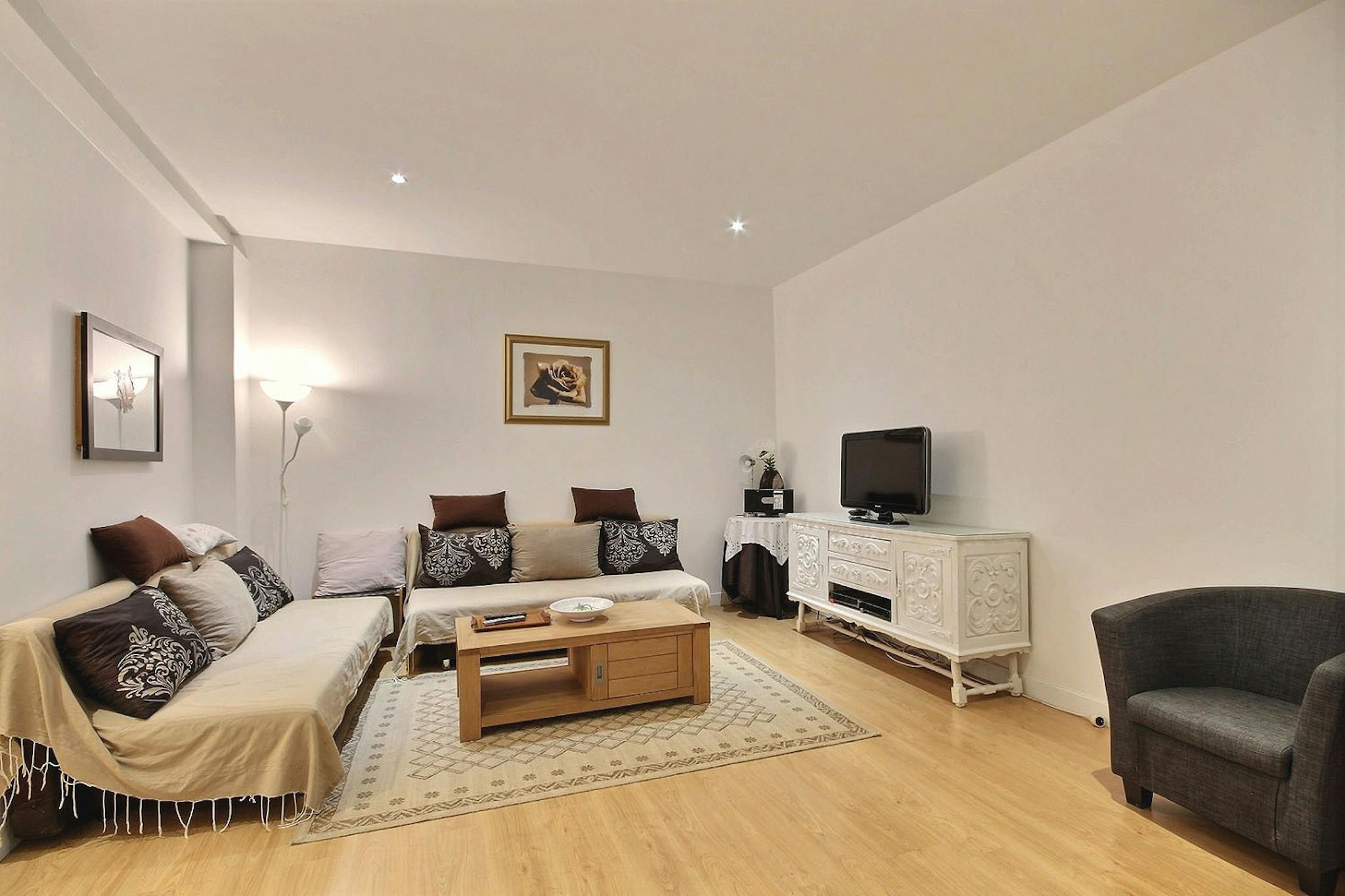 Rue du Faubourg Saint-Denis, Paris preview