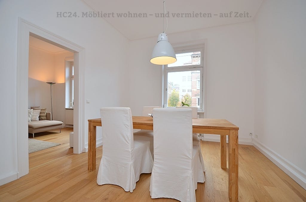 Apartment for rent for €2,150 per month in Stuttgart, Böblinger Straße