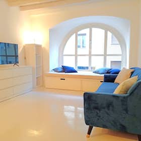 Apartment for rent for €2,600 per month in Milan, Via Cicco Simonetta