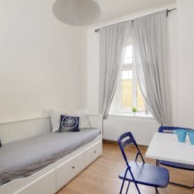 Studio for rent for €867 per month in Prague, Čestmírova