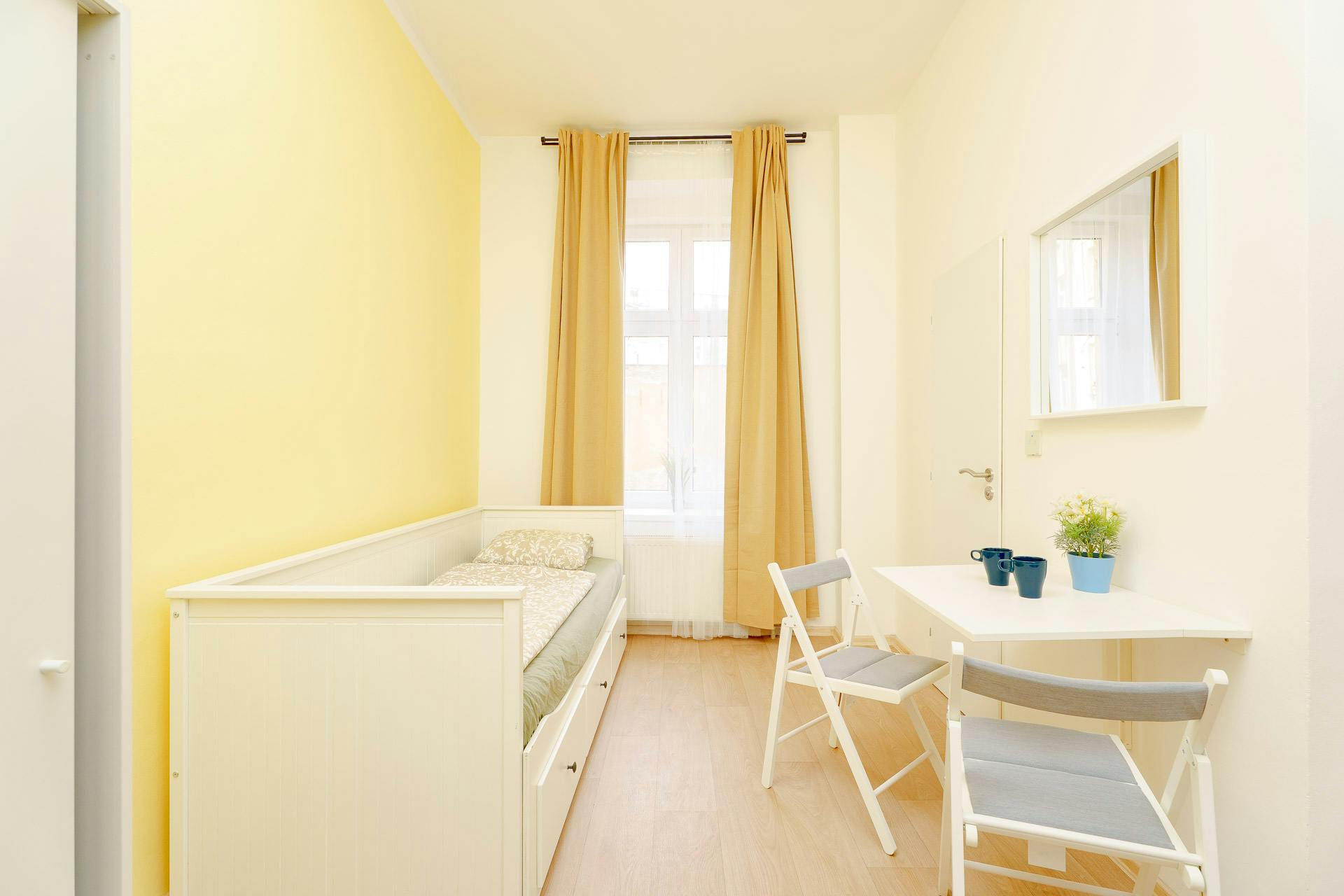 Studio for rent for CZK 23,900 per month in Prague, Čestmírova