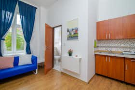 Studio for rent for CZK 20,885 per month in Prague, Čestmírova