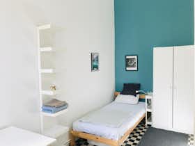 Private room for rent for HUF 196,704 per month in Budapest, Bezerédj utca