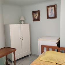 Private room for rent for €300 per month in Athens, Acharnon