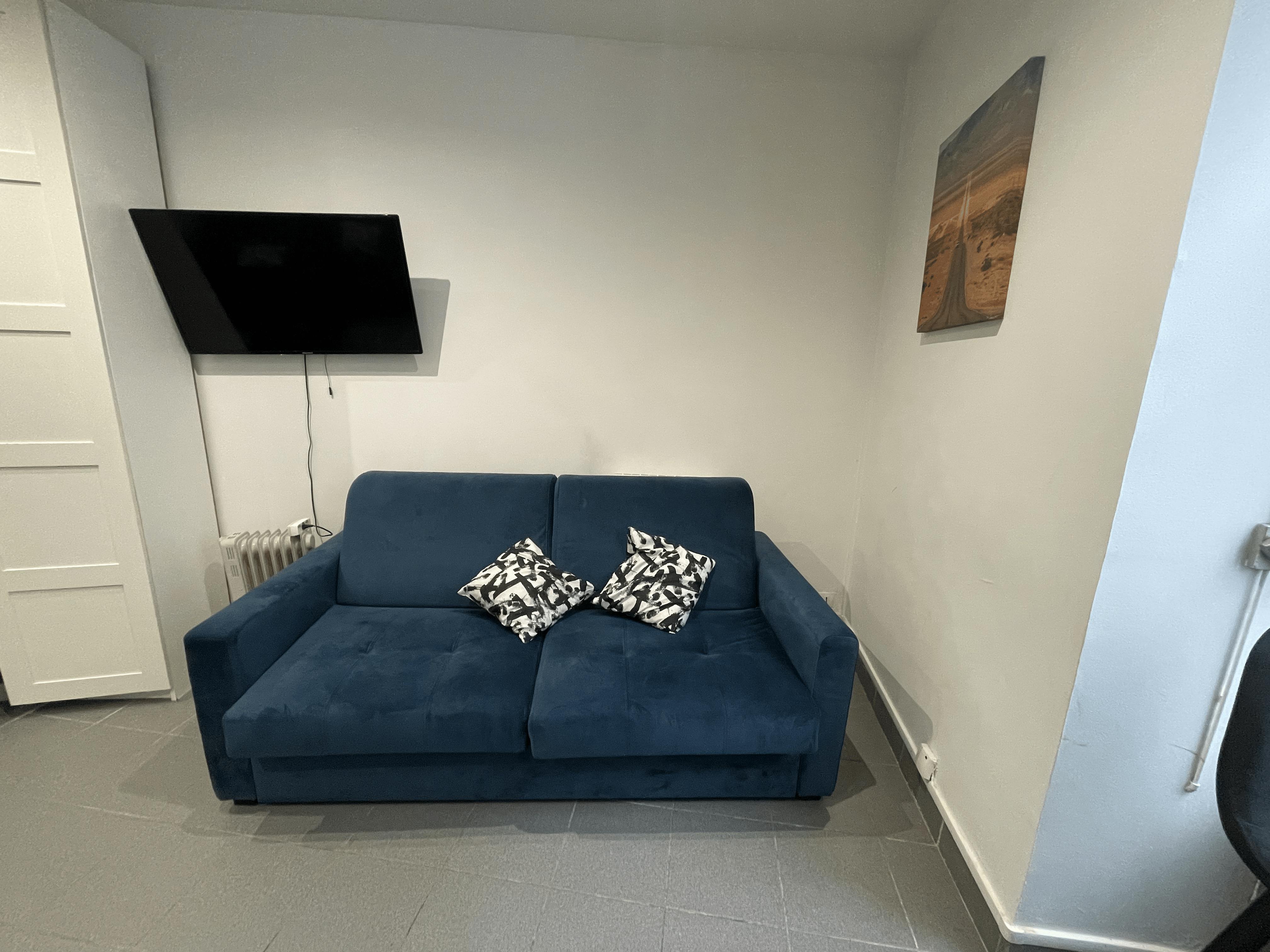 Studio for rent for €1,500 per month in Paris, Rue Alfred Durand-Claye