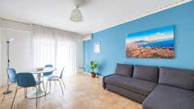 公寓 正在以 €1,756 的月租出租，其位于 Naples, Via Francesco Crispi