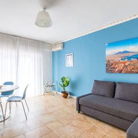 Appartement te huur voor € 1.700 per maand in Naples, Via Francesco Crispi
