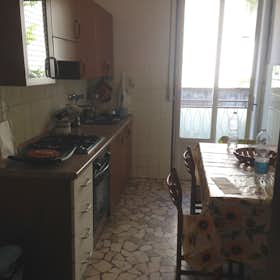 Cameră privată de închiriat pentru 400 EUR pe lună în San Lazzaro, Via Venezia