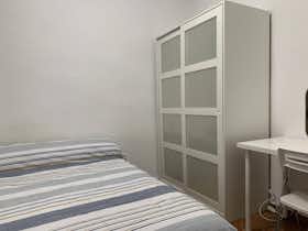 Приватна кімната за оренду для 495 EUR на місяць у Barcelona, Carrer de Josep Estivill