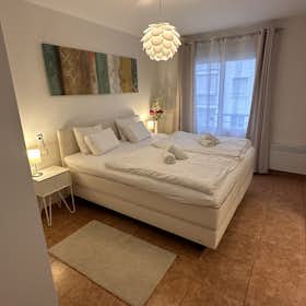 Apartment for rent for €1,800 per month in Altea, Plaça dels Esports