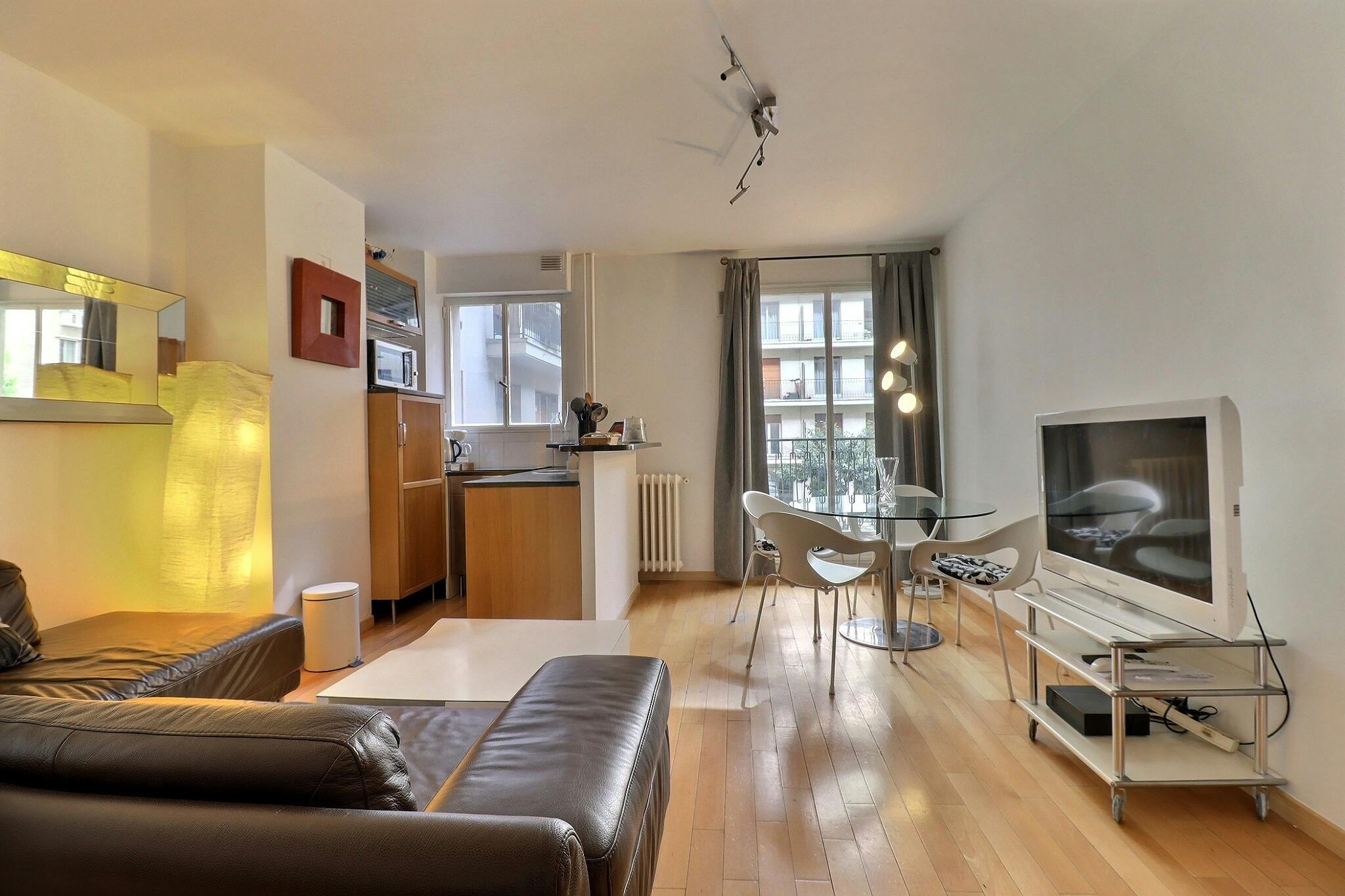 Rue de Passy, Paris preview