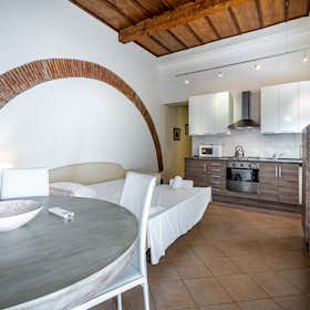 Apartment for rent for €1,300 per month in Florence, Via Vincenzo Gioberti