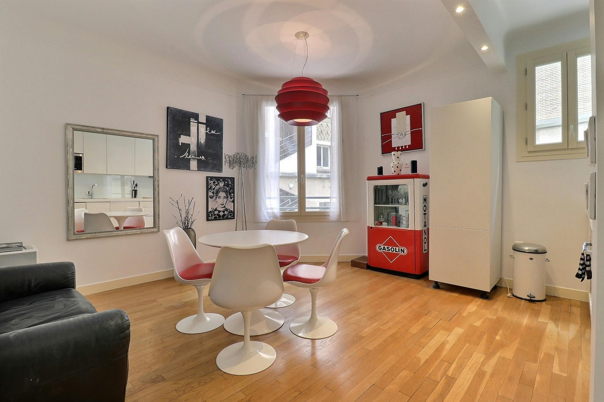 Apartment for rent for €2,183 per month in Paris, Avenue de Breteuil