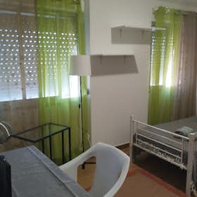 Private room for rent for €550 per month in Lisbon, Estrada de Benfica
