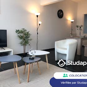 Private room for rent for €410 per month in Valenciennes, Rue Louise d'Épinay