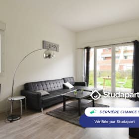 Apartment for rent for €1,200 per month in Lille, Rue de Cannes