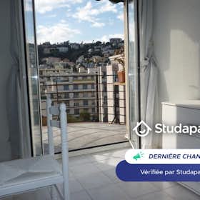 Apartment for rent for €730 per month in Nice, Boulevard Gambetta