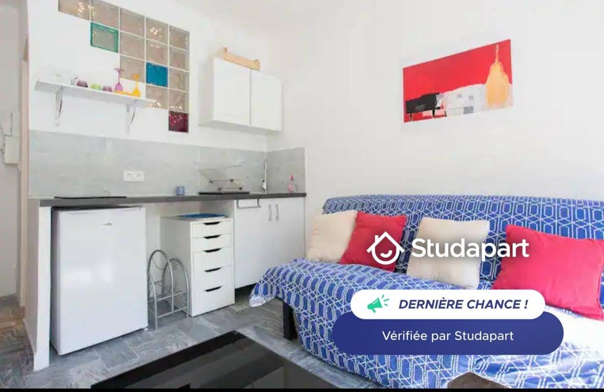 Appartement à louer pour 590 €/mois à Antibes, Avenue du Mont Saint-Jean