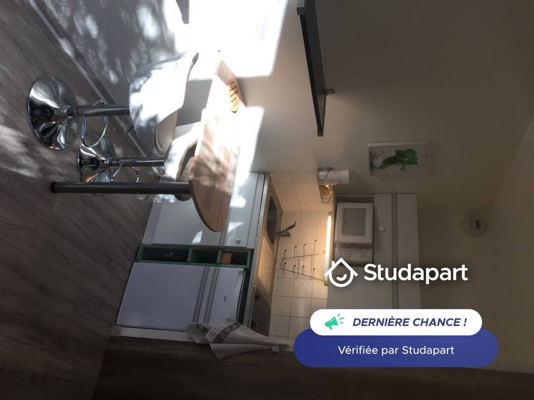 Apartment for rent for €575 per month in Valbonne, Avenue Georges Pompidou