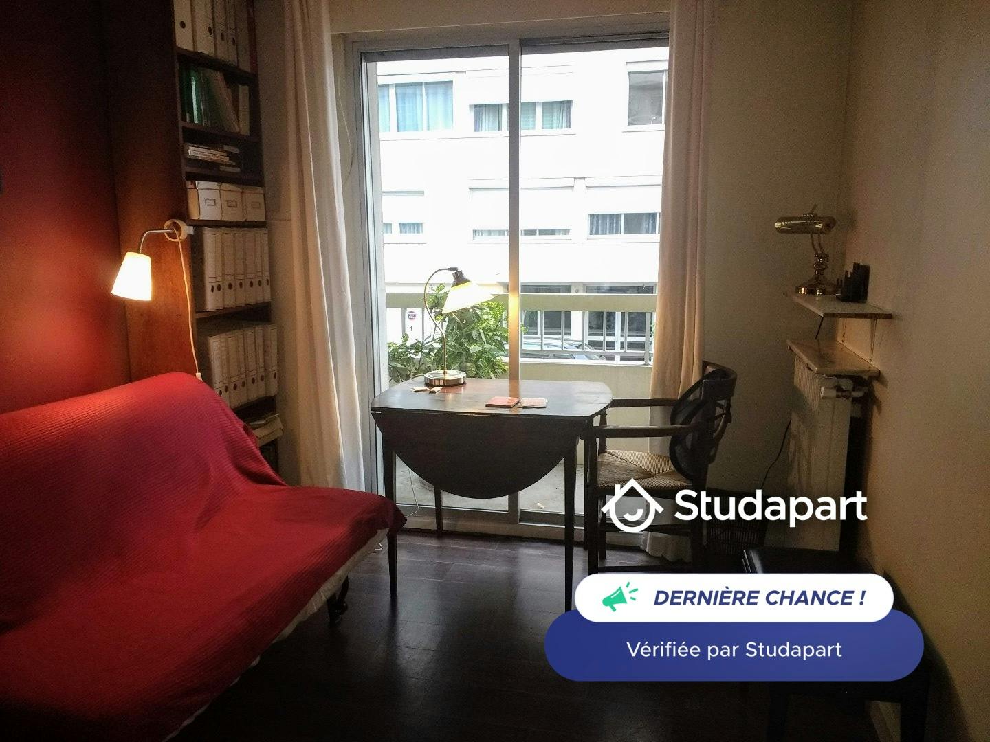 Pièce à Courbevoie