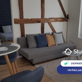 Apartment for rent for €750 per month in Rouen, Rue de la Glacière