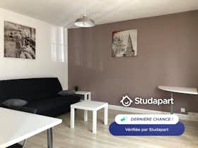 Appartement te huur voor € 530 per maand in Troyes, Rue du Général de Gaulle