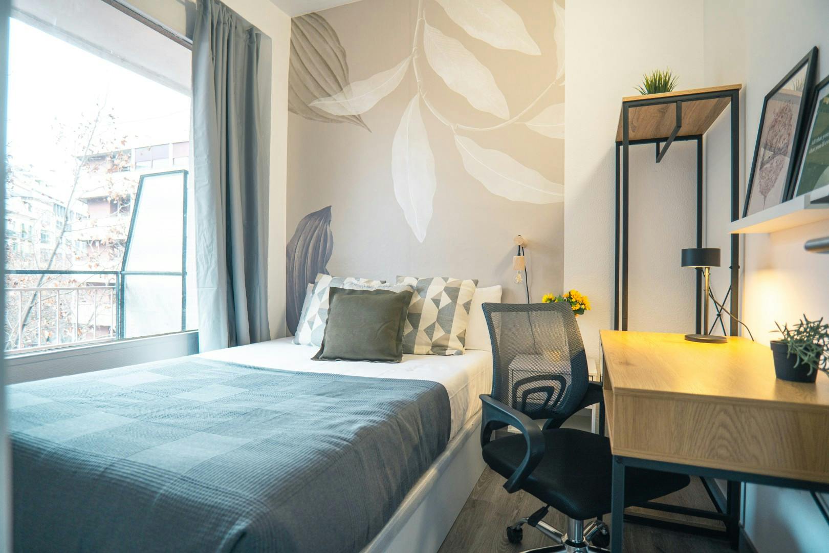 Private room for rent for €690 per month in Barcelona, Carrer de Roger de Llúria