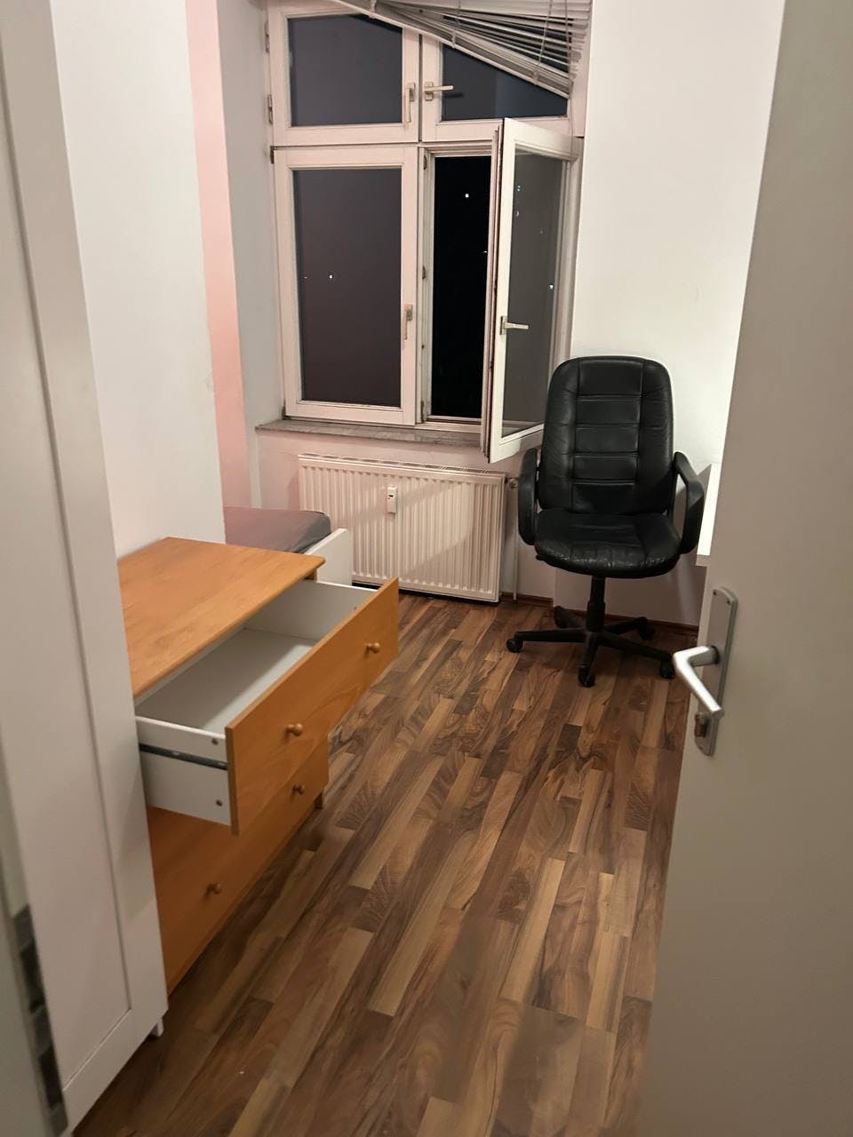 Ravelinstraße, Vienna preview