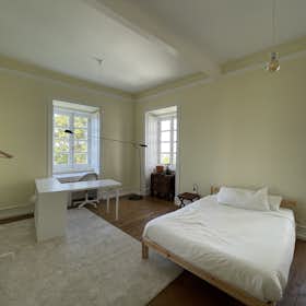 Private room for rent for €1,220 per month in Sintra, Rua Maria Eugénia Reis Ferreira Navarro