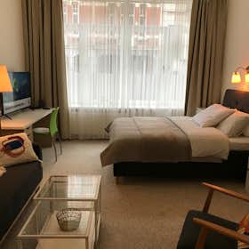 Appartement for rent for € 1.400 per month in Ixelles, Avenue de l'Hippodrome