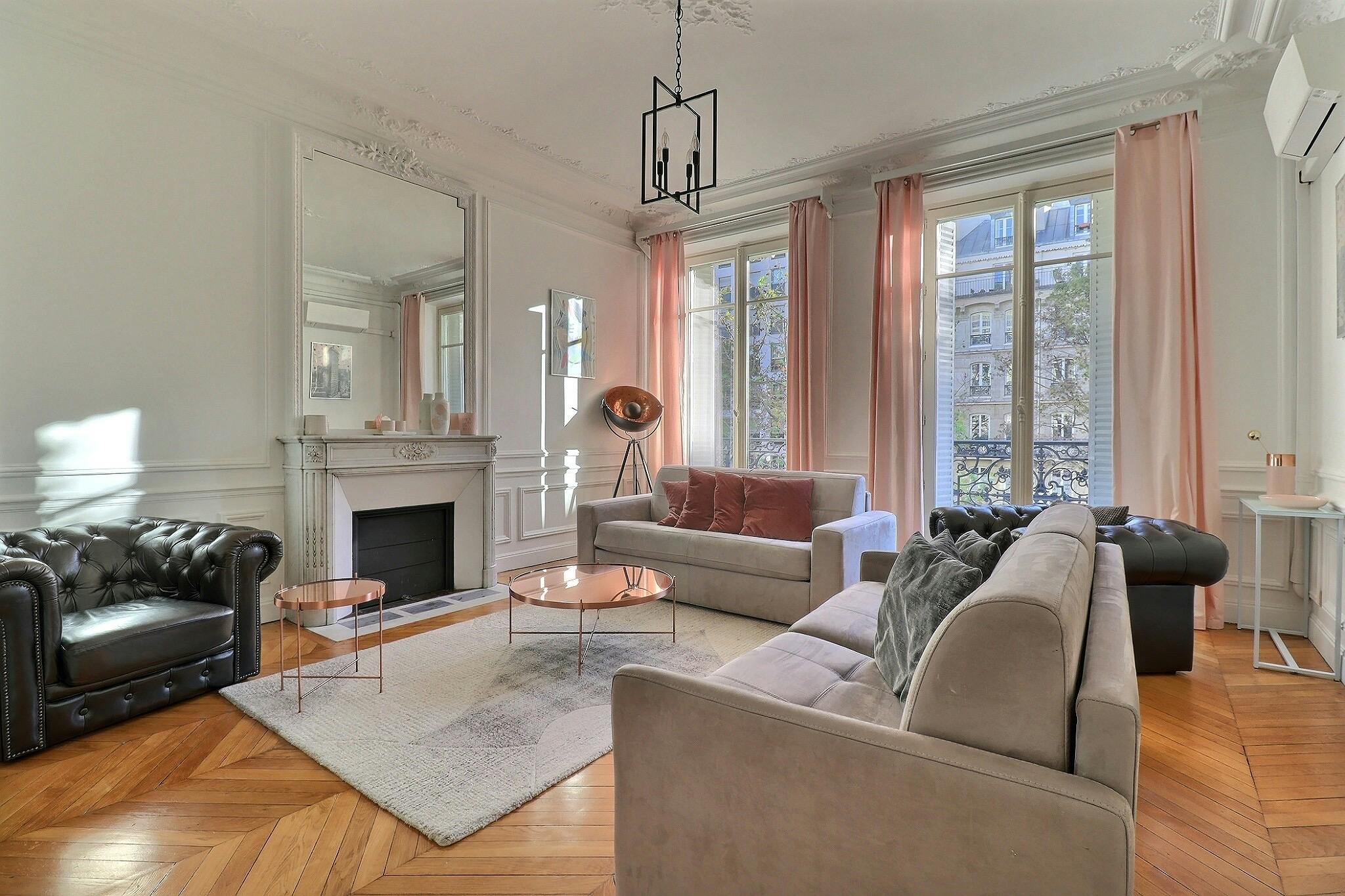 Apartment for rent for €5,827 per month in Paris, Avenue des Ternes