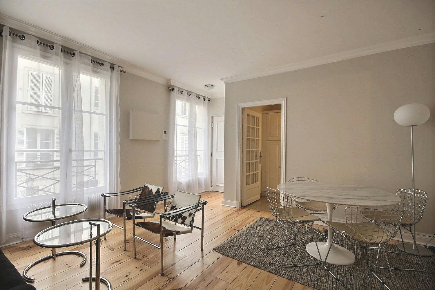 Apartment for rent for €2,602 per month in Paris, Rue Pierre Leroux