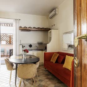 Apartment for rent for €3,450 per month in Rome, Via dei Mocenigo